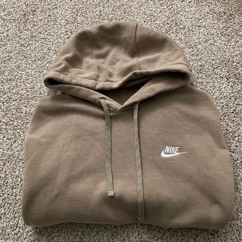 brown nike sweatshirt size medium never worn(unisex)